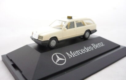 Mercedes Benz E TAXI Herpa 1/87