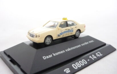 Mercedes Benz E TAXI Vakopleiding Herpa 1/87