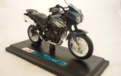 Triumph Tiger Maisto 1/18