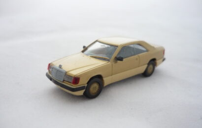 Mercedes Benz 300 CE zlatý Herpa 1/87