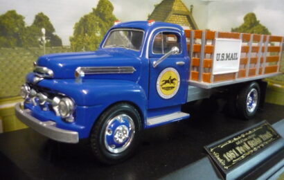 Ford Stake Truck 1951 U.S. Mail Golden Wheels 1/24 – 1/25