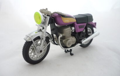 Yamaha OHC 750 Electric Guiloy 1/15