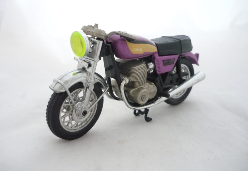 Yamaha OHC 750 Electric Guiloy 1/15