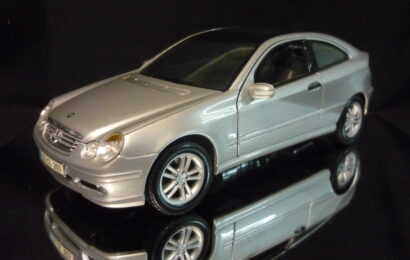 Mercedes Benz C Class Sportcoupe stříbrný Maisto 1/18