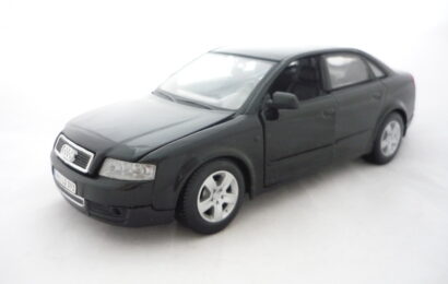 Audi A4 3.0 Maisto 1/24
