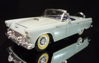 Ford Thunderbird 1956 Revell 1/18