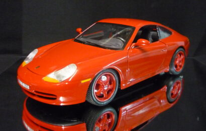 Porsche 911 Carrera 1997 červené Bburago 1/18