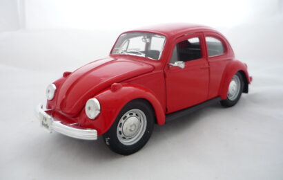 Volkswagen Beetle VW Maisto 1/24
