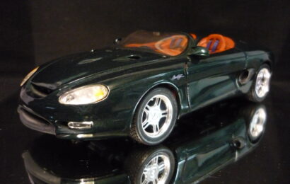 Mustang Mach III zelený Maisto 1/18