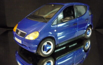 Mercedes Benz A Class modrý Maisto 1/18