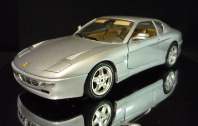 Ferrari 456 GT stříbrné Bburago 1/18