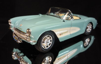 Chevrolet Corvette 1957 tyrkysový Bburago 1/18