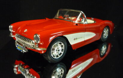 Chevrolet Corvette 1957 červená Bburago 1/18