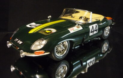Jaguar E Type nr.44 Bburago 1/18