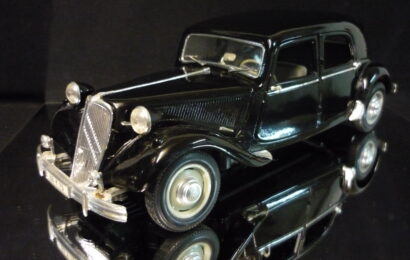 Citroen 15CV 6.Cyl 1952 Maisto 1/18