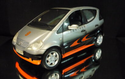 Mercedes Benz A Class Hakkinen F1 Maisto 1/18