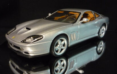 Ferrari 550 Maranello stříbrné Maisto 1/18