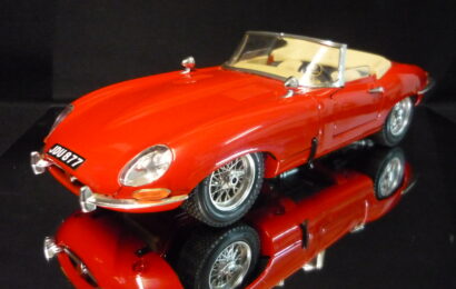 Jaguar E Type Cabriolet červený Bburago 1/18