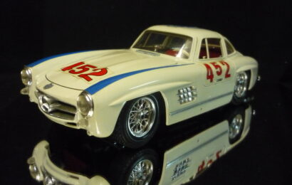 Mercedes Benz 300 SL nr.452 Bburago 1/18