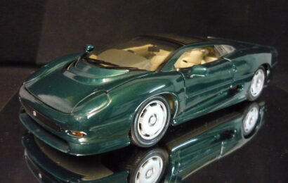 Jaguar XJ220 zelený Maisto 1/18