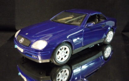Mercedes Benz SLK 230 se skládací střechou Maisto 1/18